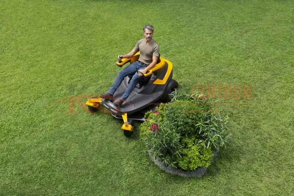 STIGA helyben forduló akkumulátoros fűnyíró traktor GYRO 900e — 3. fotó